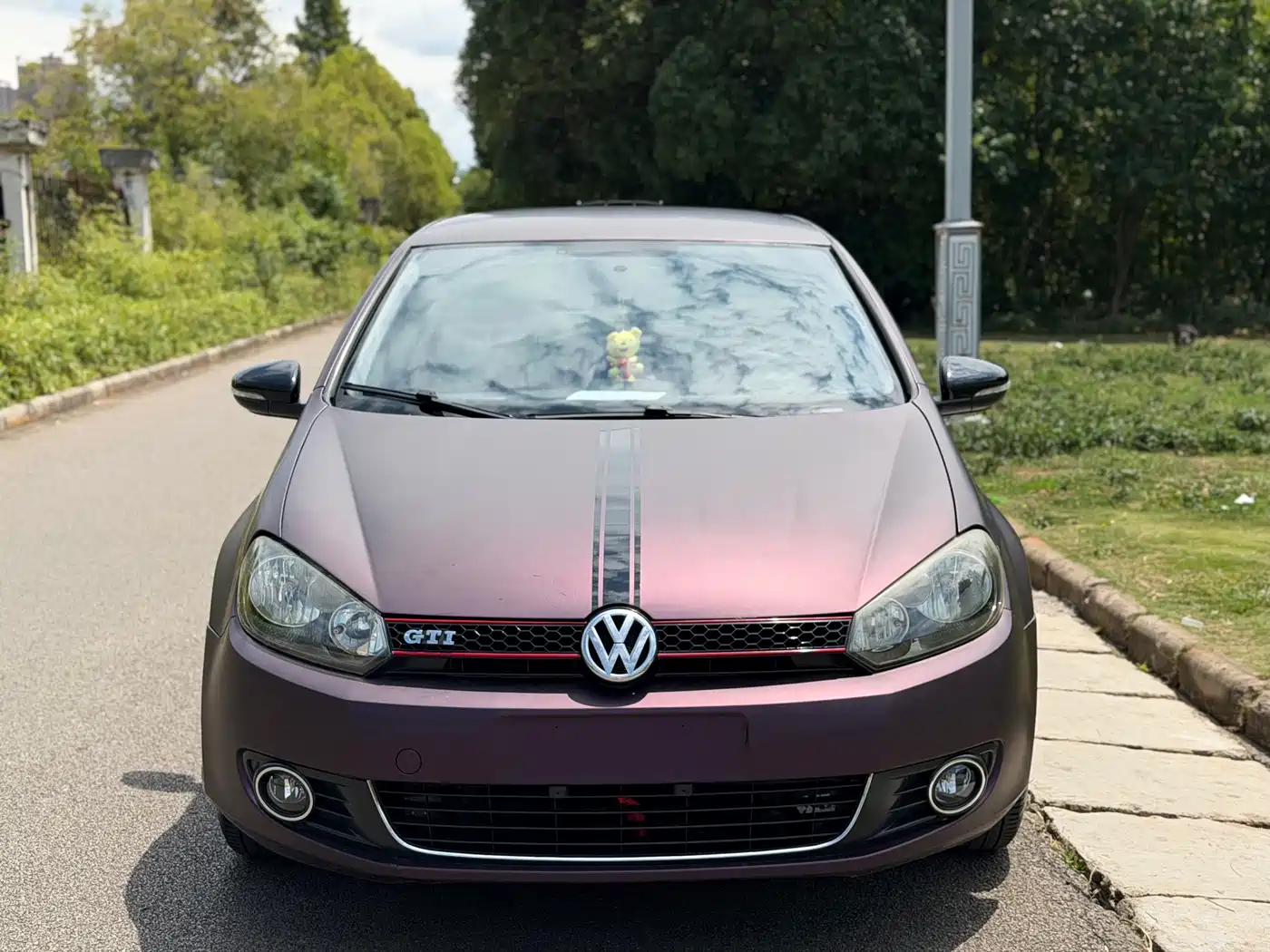 Photo 2 - Volkswagen Golf