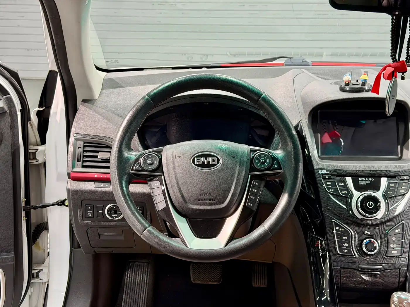 BYD Qin New Energy 2015 1.5T Double Champion Flagship Plus фото 15