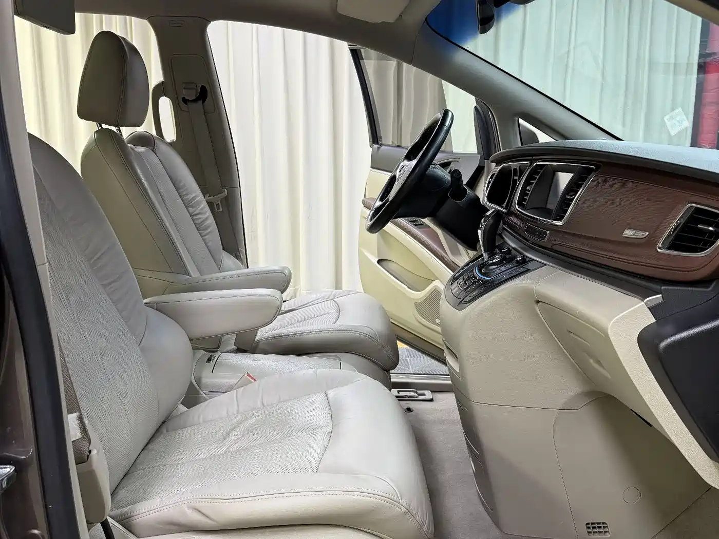 Buick GL8 2014 3.0L XT Luxury Business Flagship фото 30