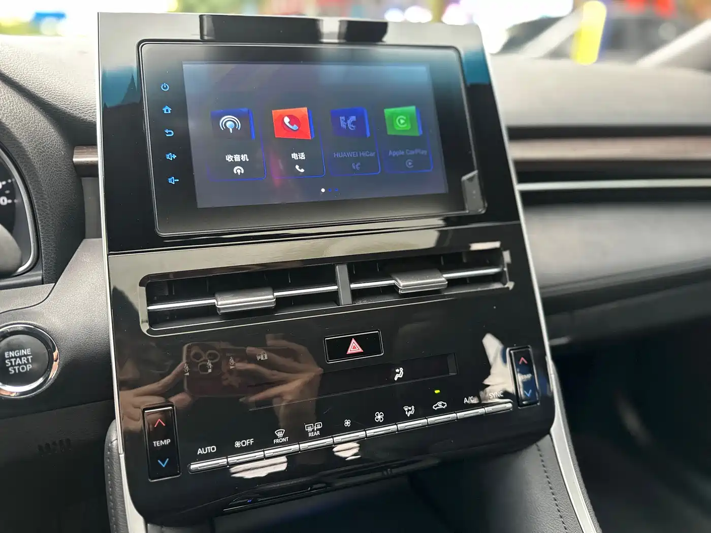 Toyota Avalon 2022 2.5L Progressive Edition фото 16