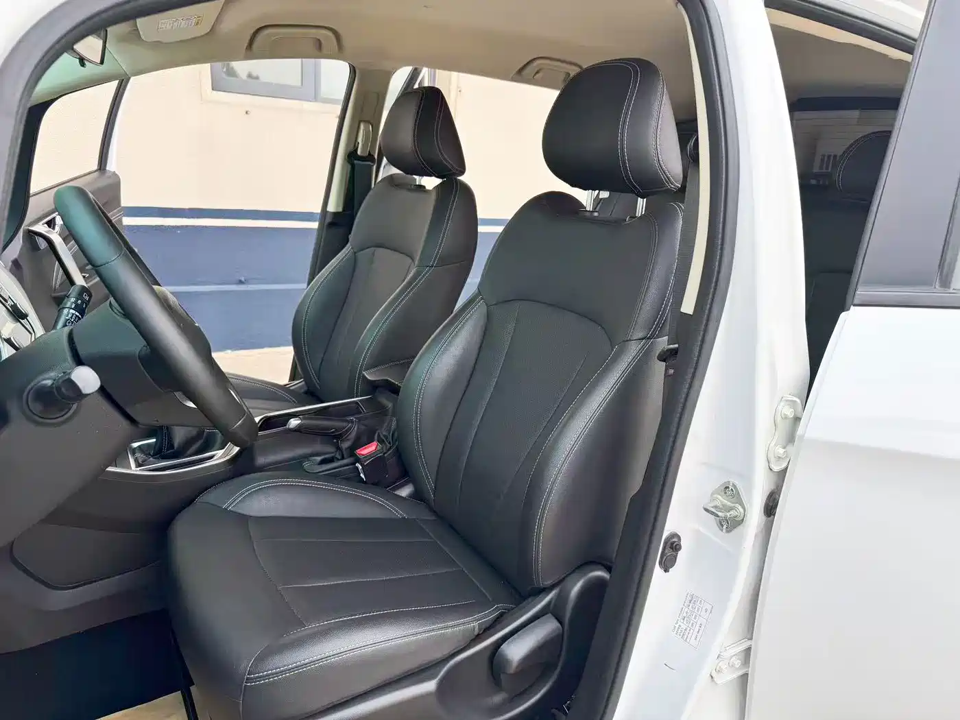 صورة 16 - Geely Vision X3
