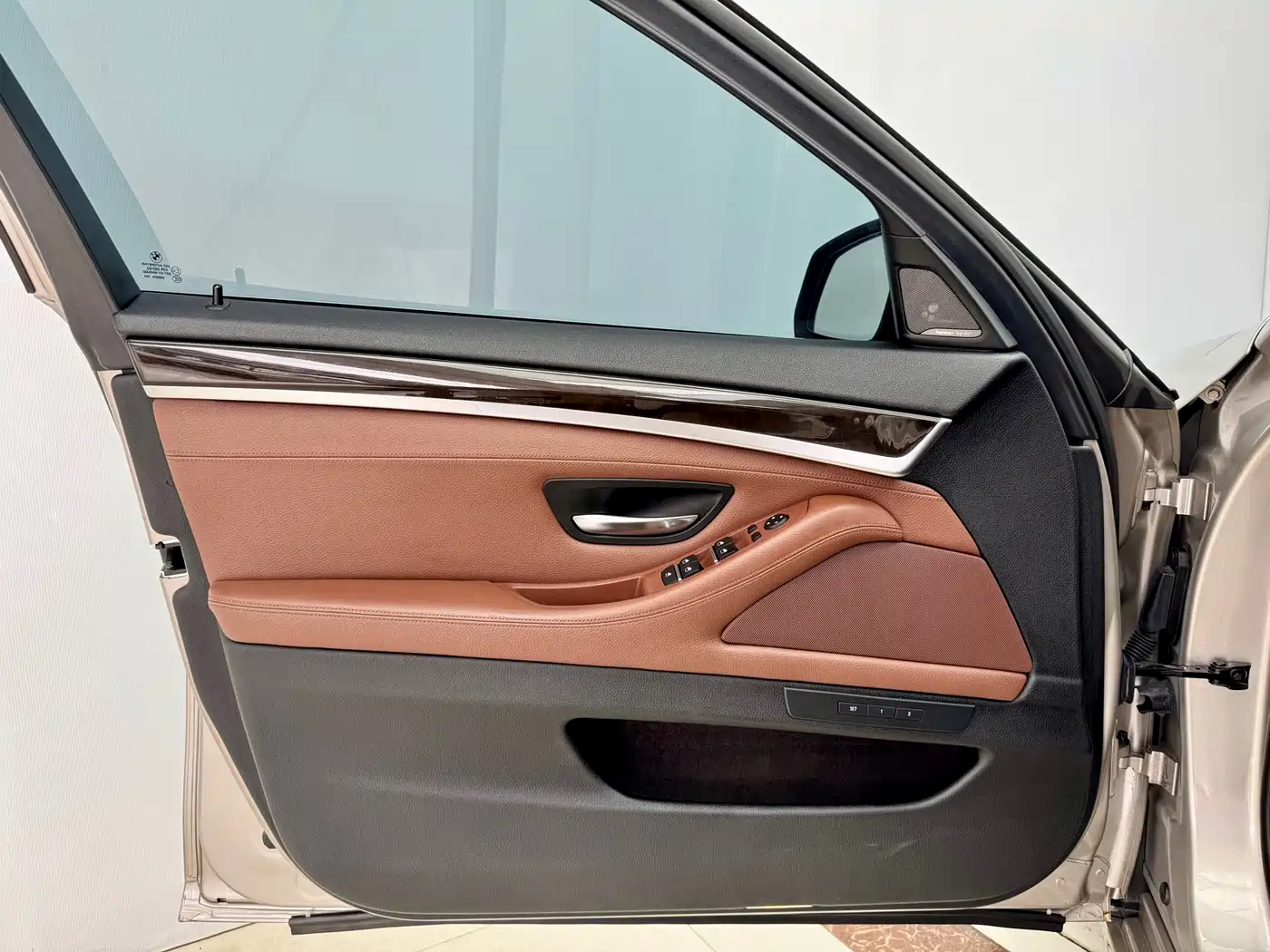 BMW 5 Series 2014 528Li Leading Edition фото 7