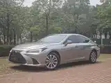 Фото 1 - Lexus ES