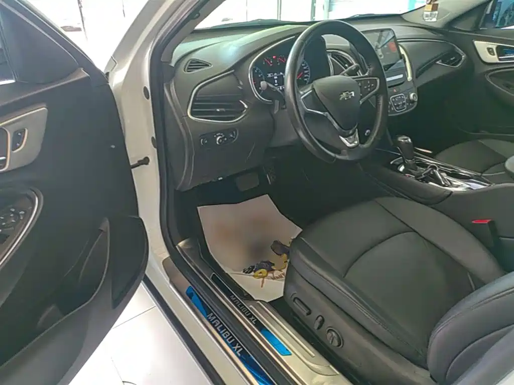 Chevrolet Malibu XL 2017 1.5T Auto Sport Edition фото 16