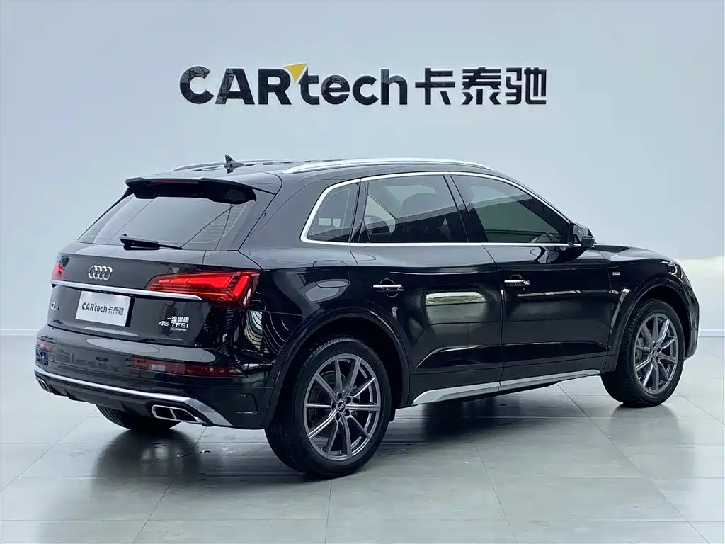Audi Q5L 2022 40T Luxury Dynamic фото 3