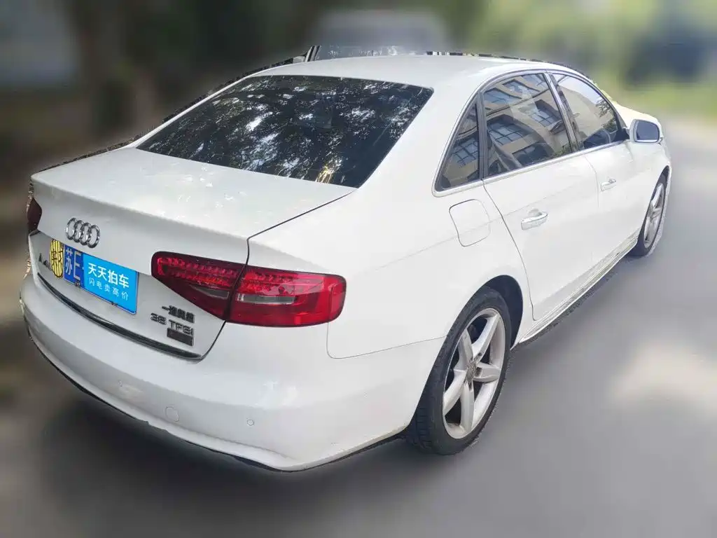 Photo 2 - Audi A4L