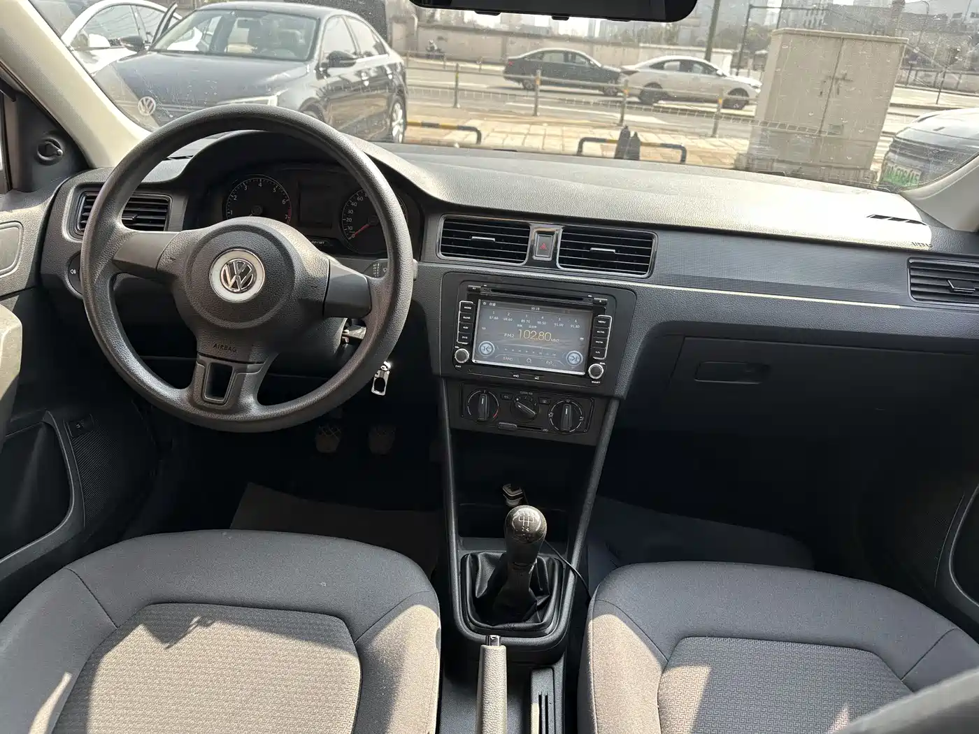 Volkswagen Santana 2015 1.6L Manual Trend Edition фото 9