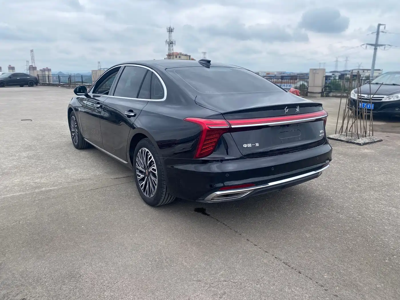 Hongqi H5 2024 2.0T Automatic Smart Connect Flag Smooth Edition фото 7
