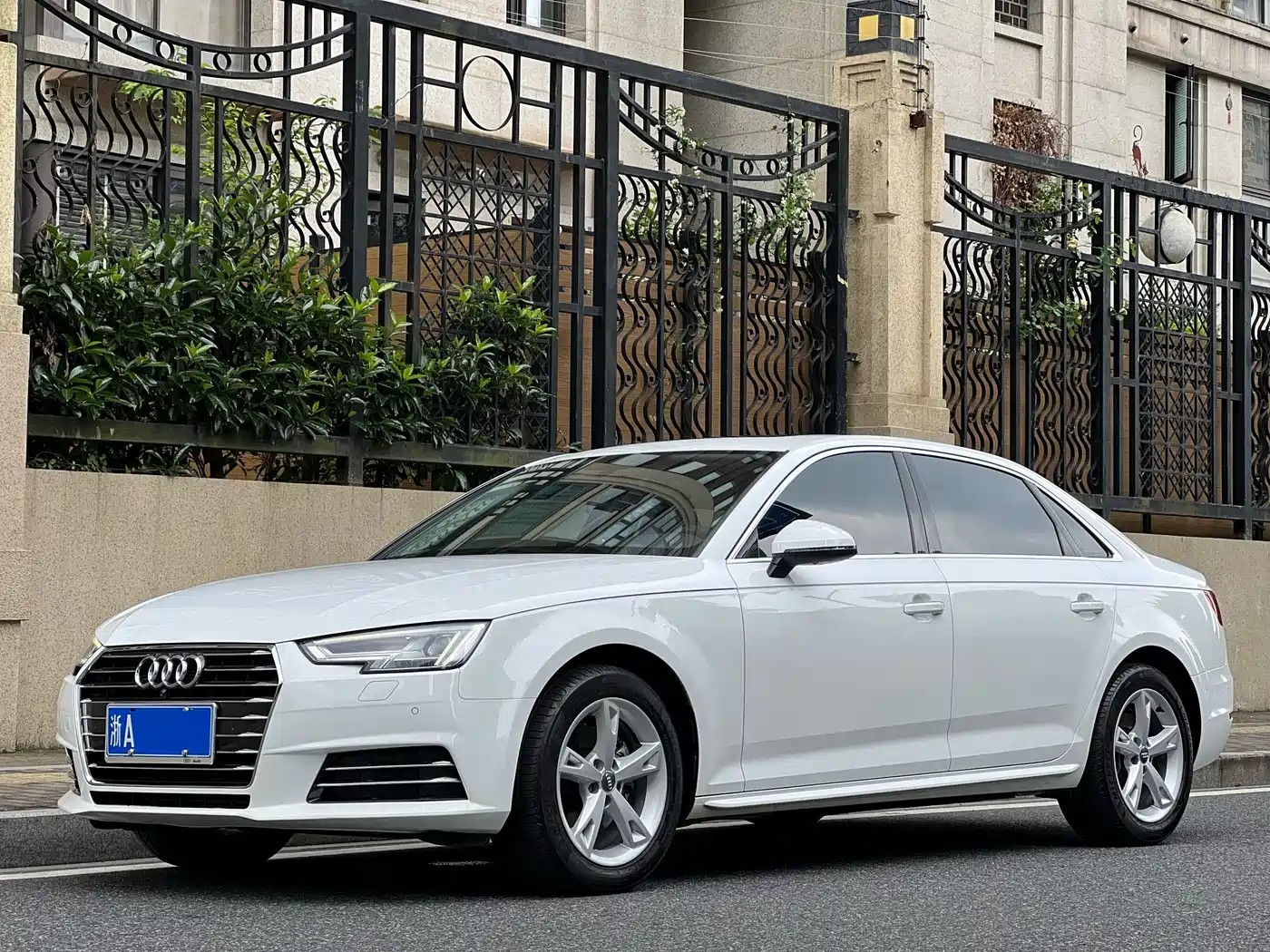 Audi A4L 2017 Plus 40 TFSI Fashion