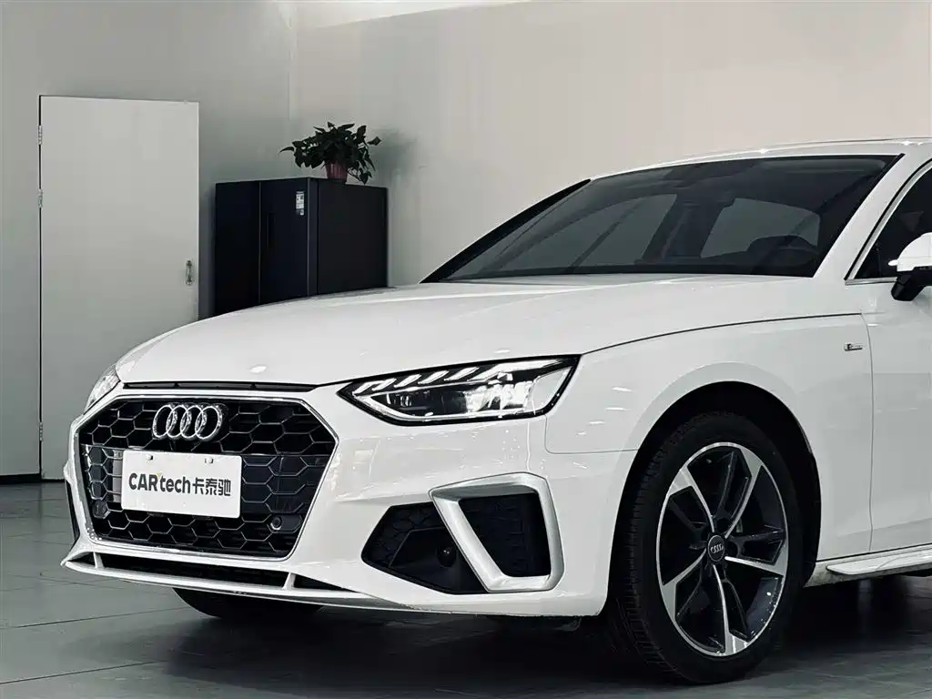 Audi A4L 2022 40 TFSI Fashion Dynamic фото 9