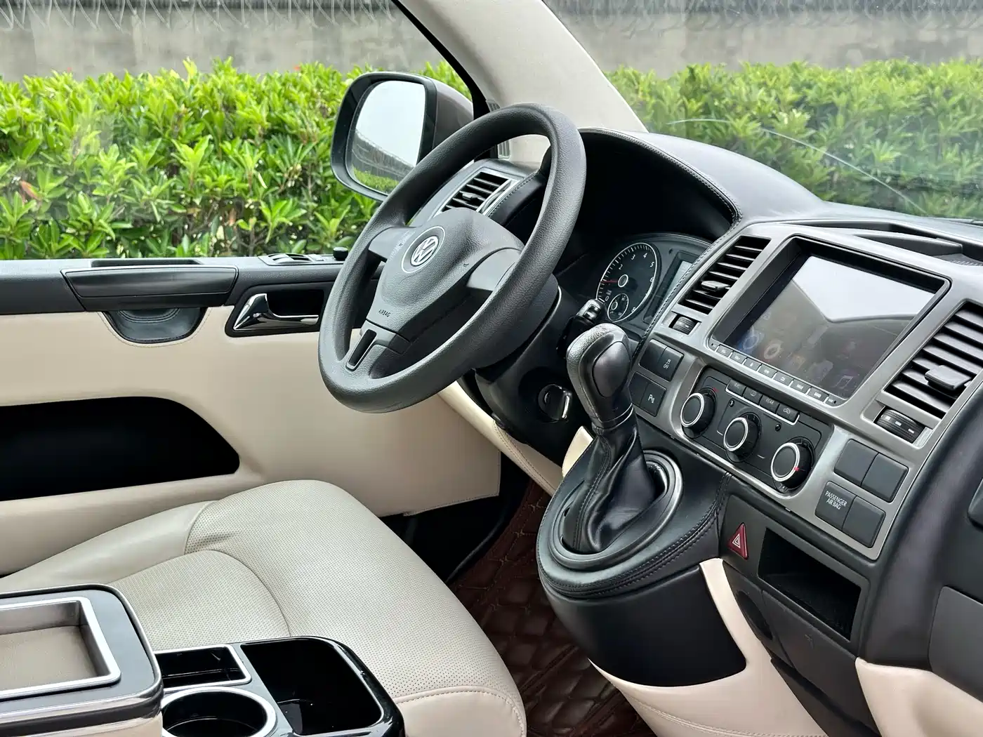 Volkswagen Caravelle 2014 2.0TSI 4WD Comfort Edition фото 10