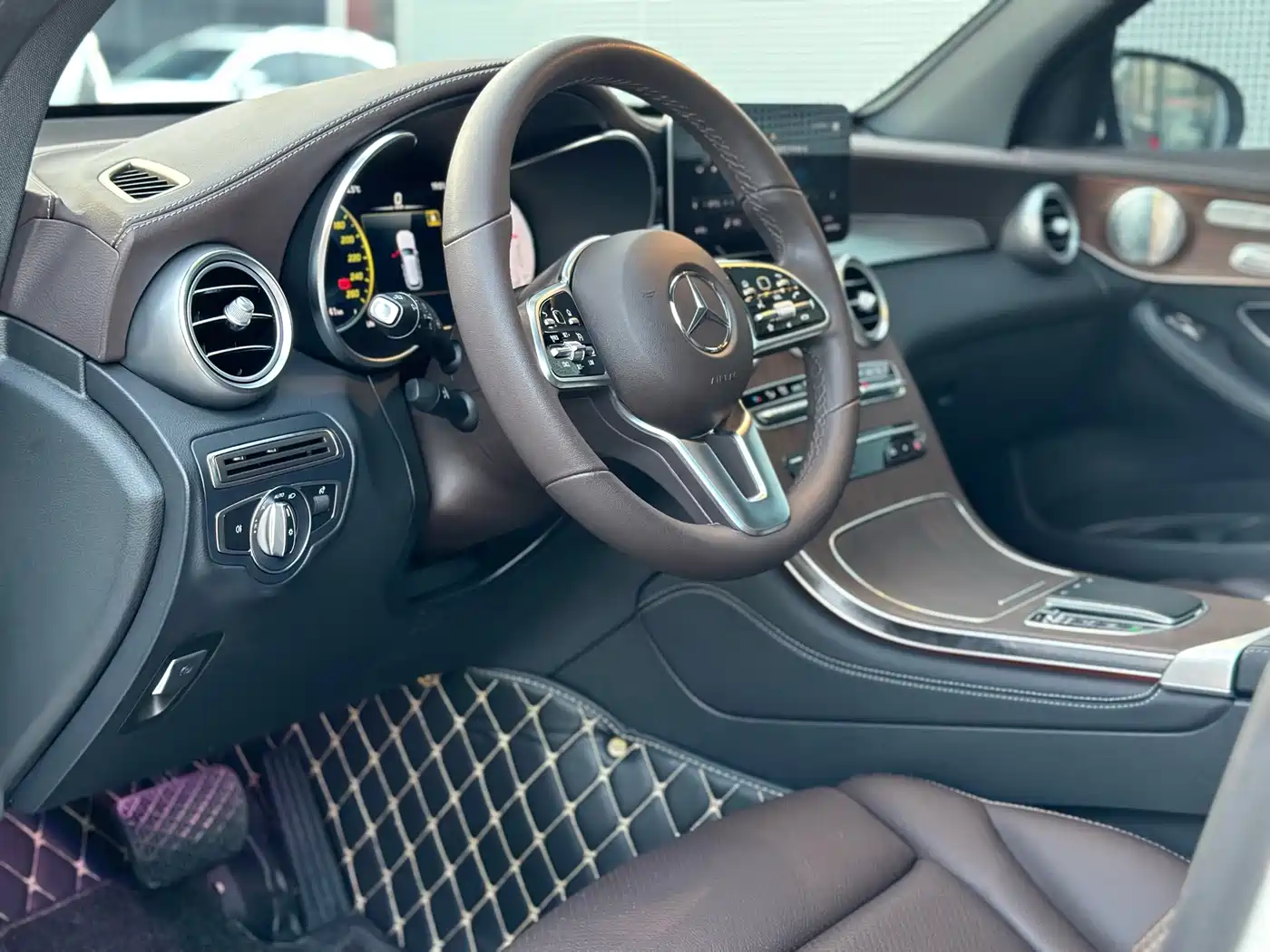 Mercedes-Benz GLC 2021 GLC 300 L 4MATIC Sporty фото 8