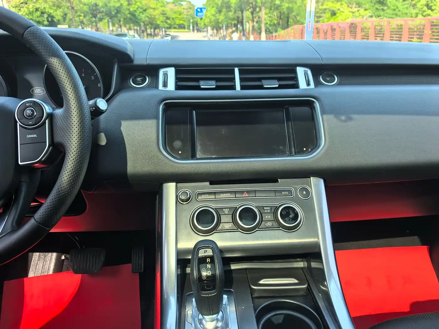 Land Rover Range Rover Sport 2016 Model 3.0 SC V6 SE фото 17