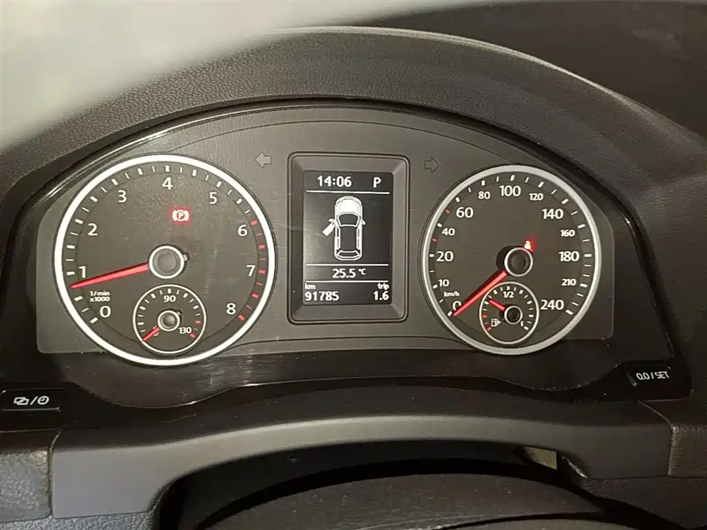 Volkswagen Tiguan 2016 280TSI Automatic 2WD Silk Road Fashion Edition фото 12
