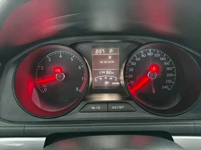 Volkswagen Lavida 2017 1.6L Automatic Trend Edition фото 4