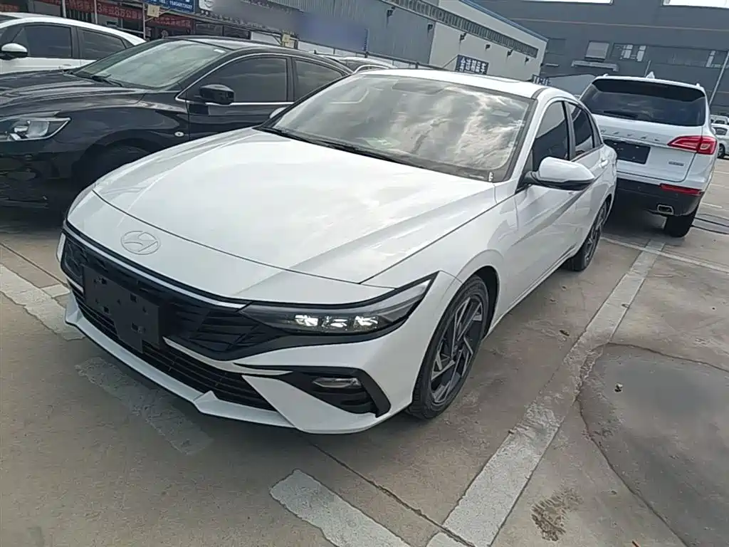 Hyundai Elantra 2023 1.5L CVT GLX Elite Edition