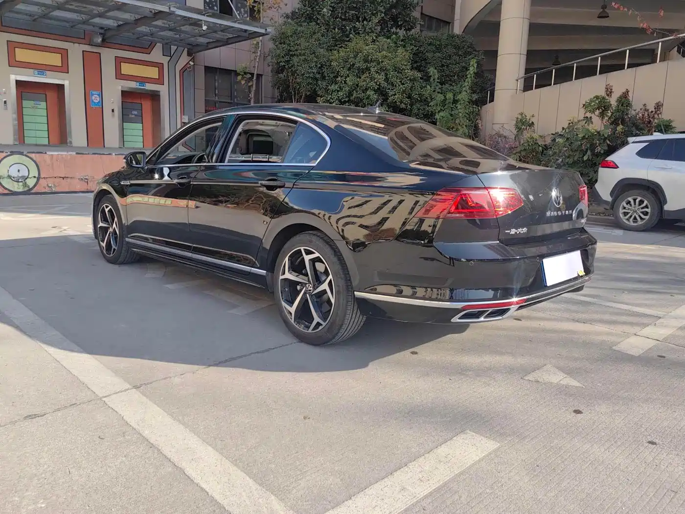 Volkswagen Magotan 2023 Model 2 Million Commemorative Edition 330TSI DSG Luxury фото 13