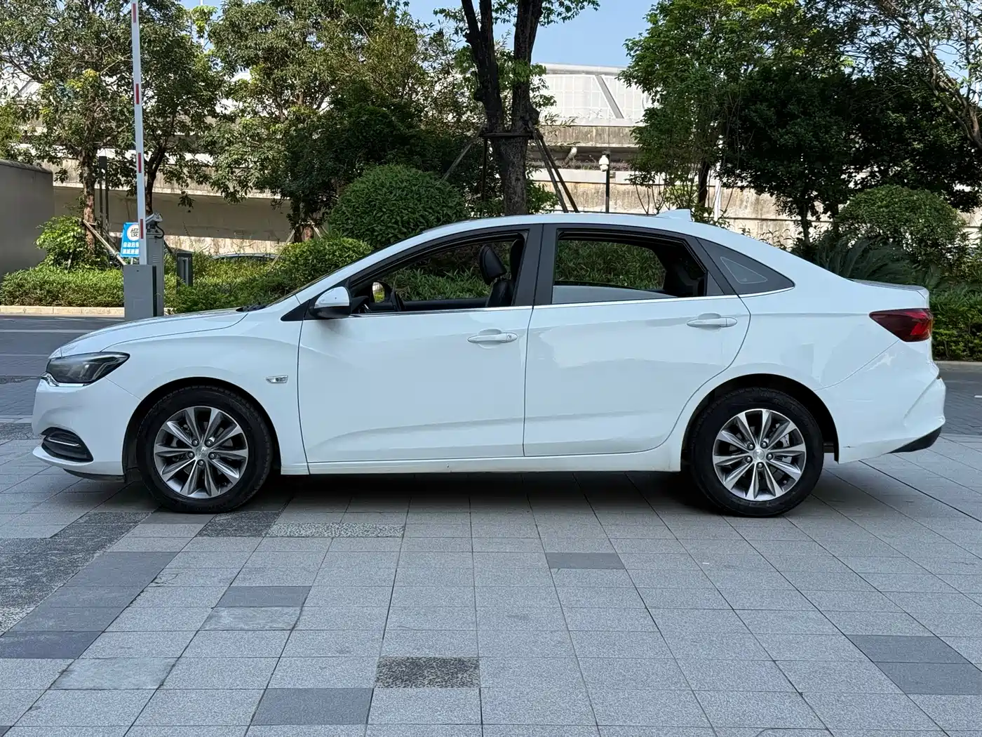 Chevrolet Monza 2020 320 Auto Comfort Edition фото 4