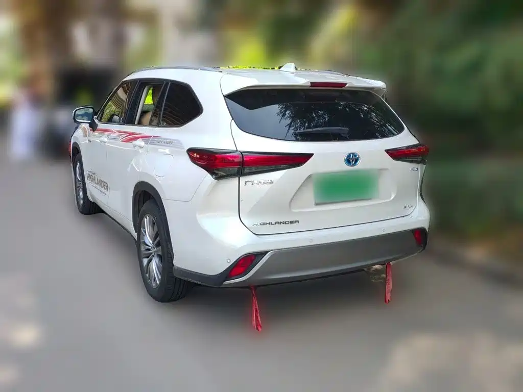 Фото 25 - Toyota Highlander