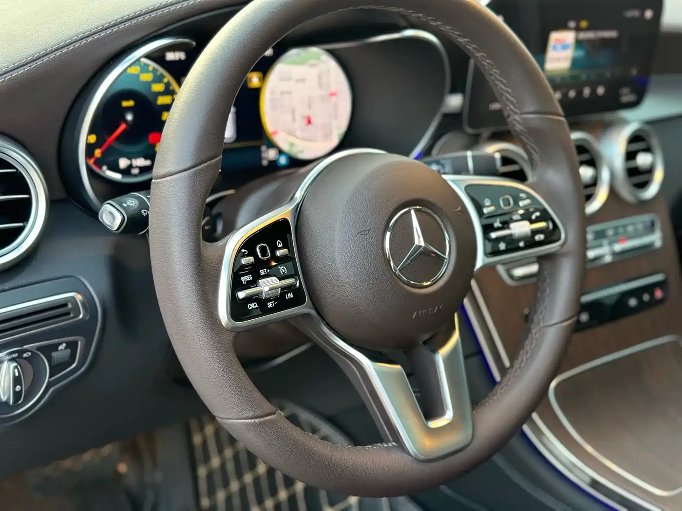 Mercedes-Benz GLC 2021 GLC 300 L 4MATIC Sporty фото 15