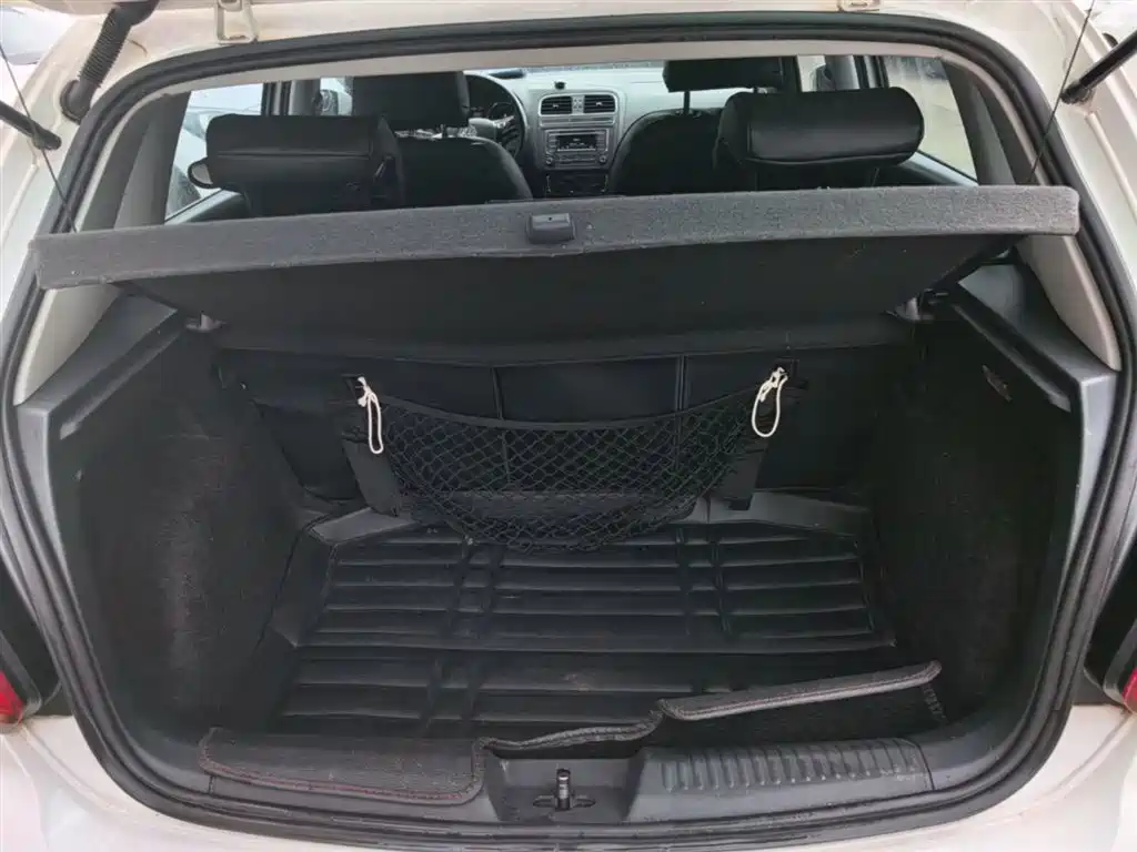 Volkswagen Polo 2016 1.6L Automatic Comfort фото 19