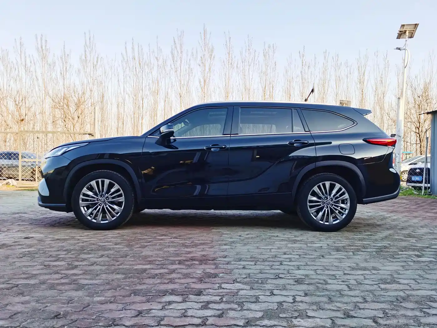 Toyota Highlander 2022 380T 4WD Premium 7-Seater фото 6