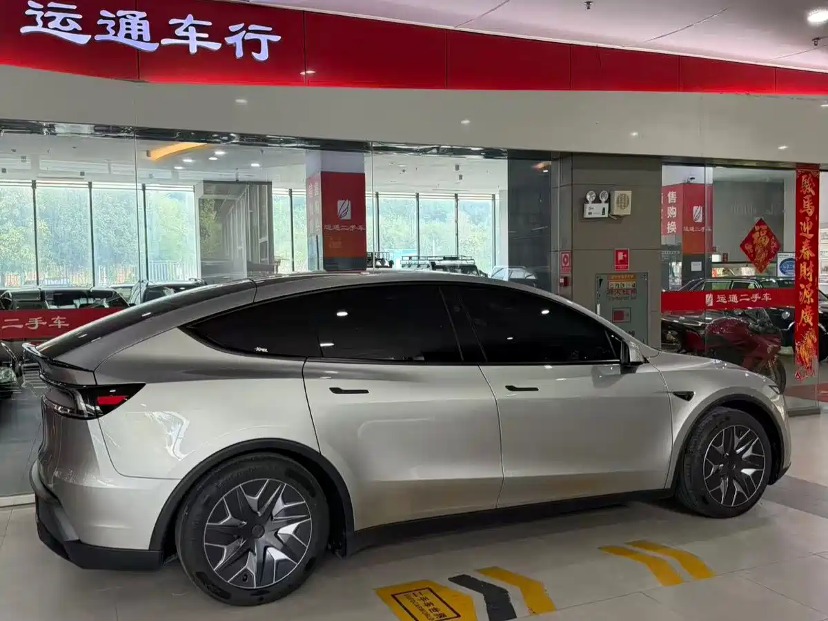 Tesla Model Y L 2025 2025 Facelift Long Range AWD