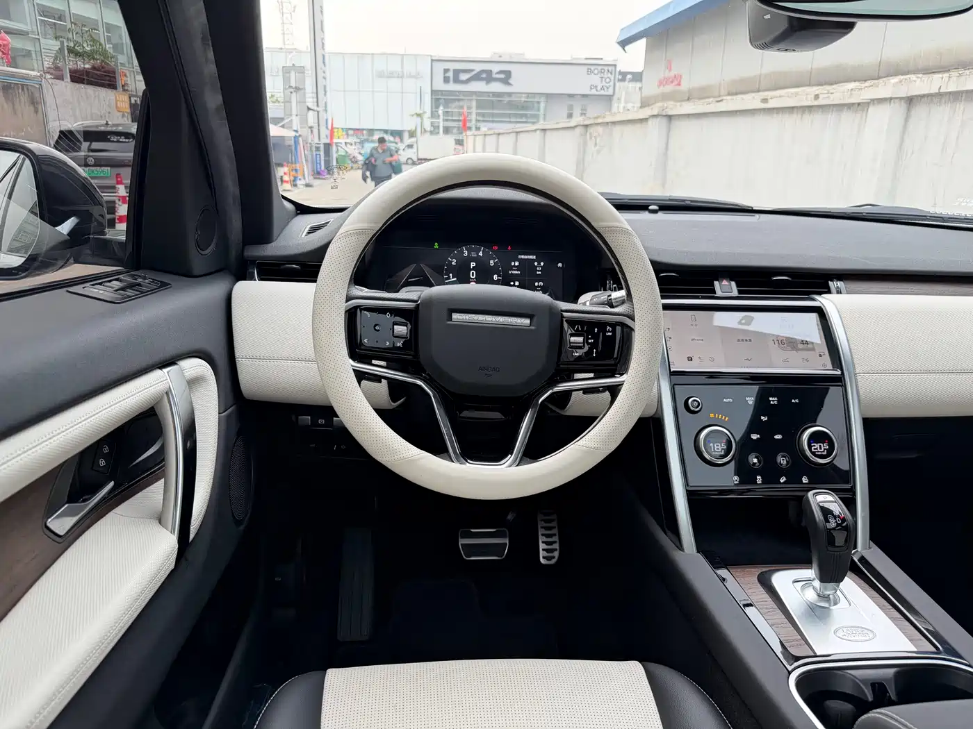 Land Rover Discovery Sport 2022 Model 249PS R-Dynamic S Performance Edition 5-Seater фото 8