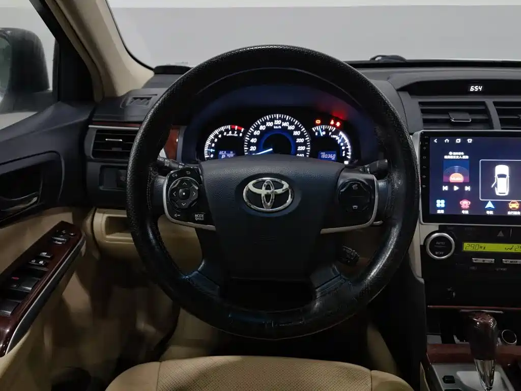 Photo 11 - Toyota Camry
