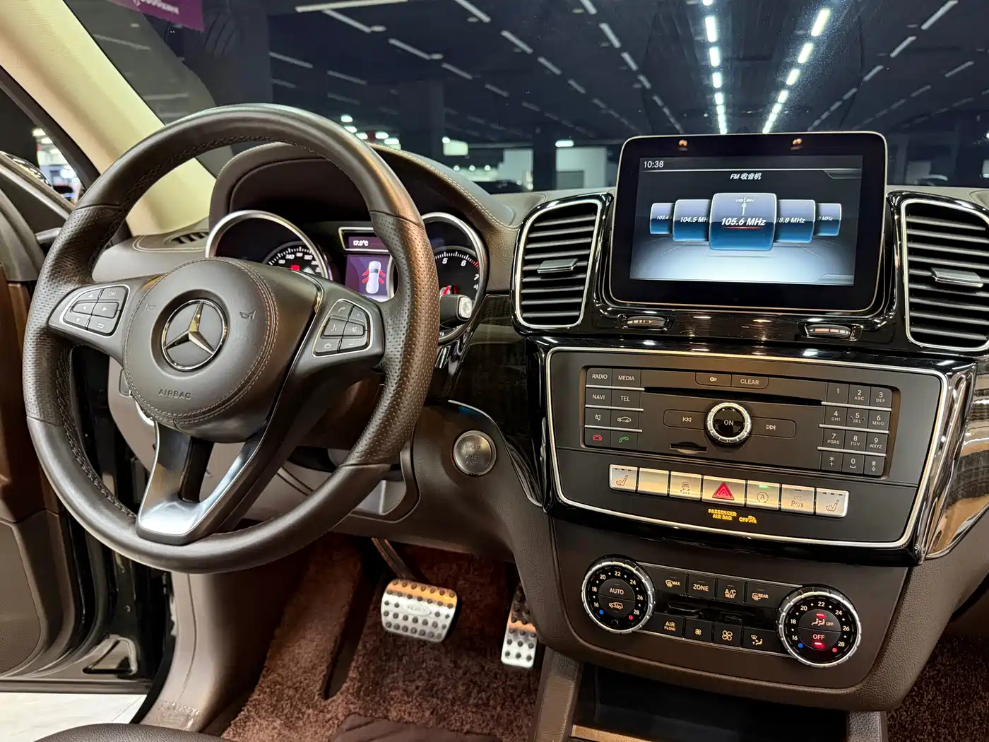 Mercedes-Benz GLS 2018 Facelift GLS 400 4MATIC Luxury фото 17
