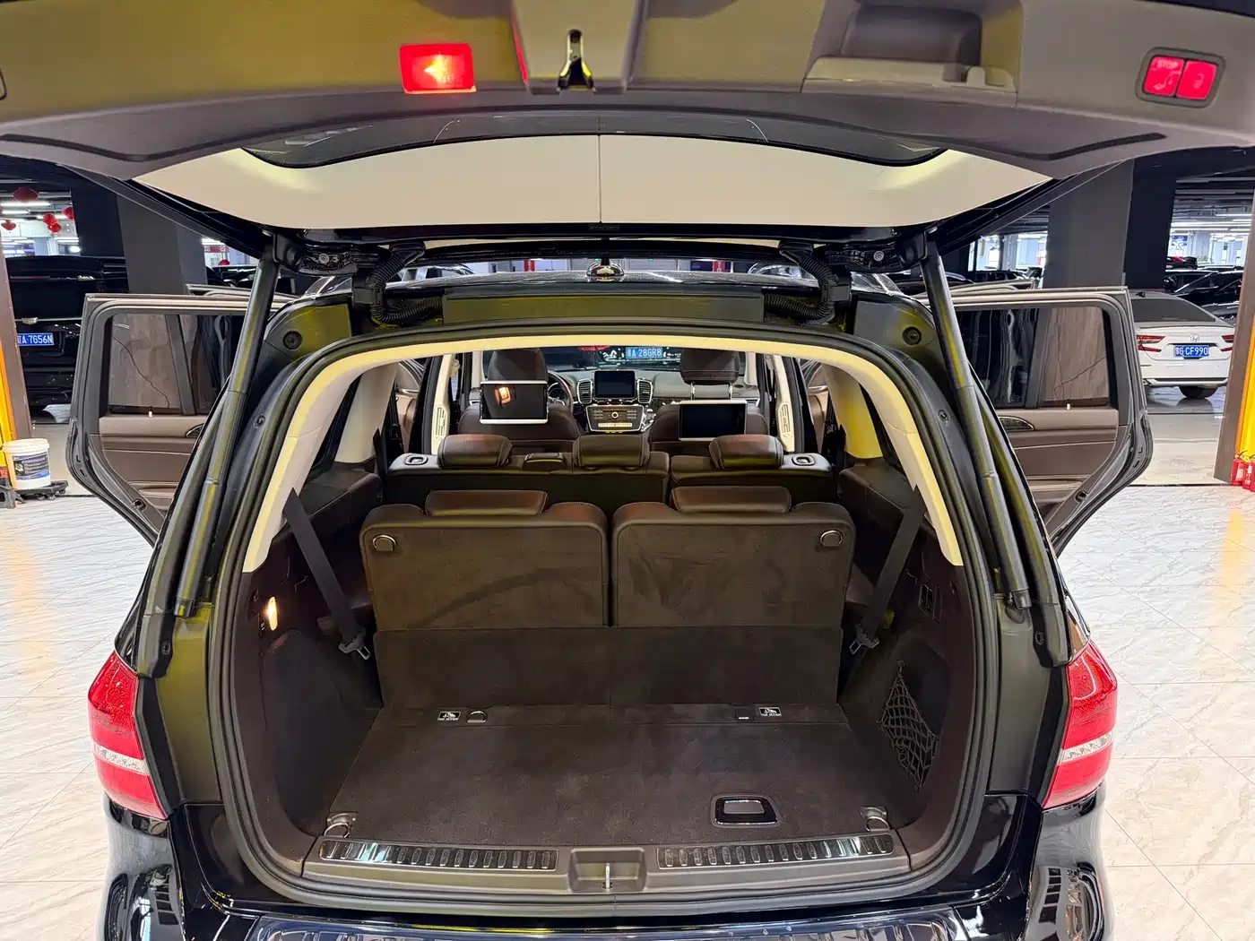 Mercedes-Benz GLS 2018 Facelift GLS 400 4MATIC Luxury фото 9
