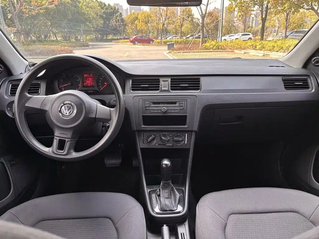 Volkswagen Santana 2015 1.6L Automatic Trend Edition фото 10