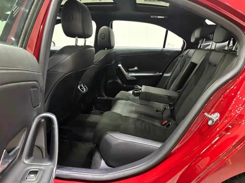 Mercedes-Benz A-Class 2020 A 200 L Sport Sedan фото 9