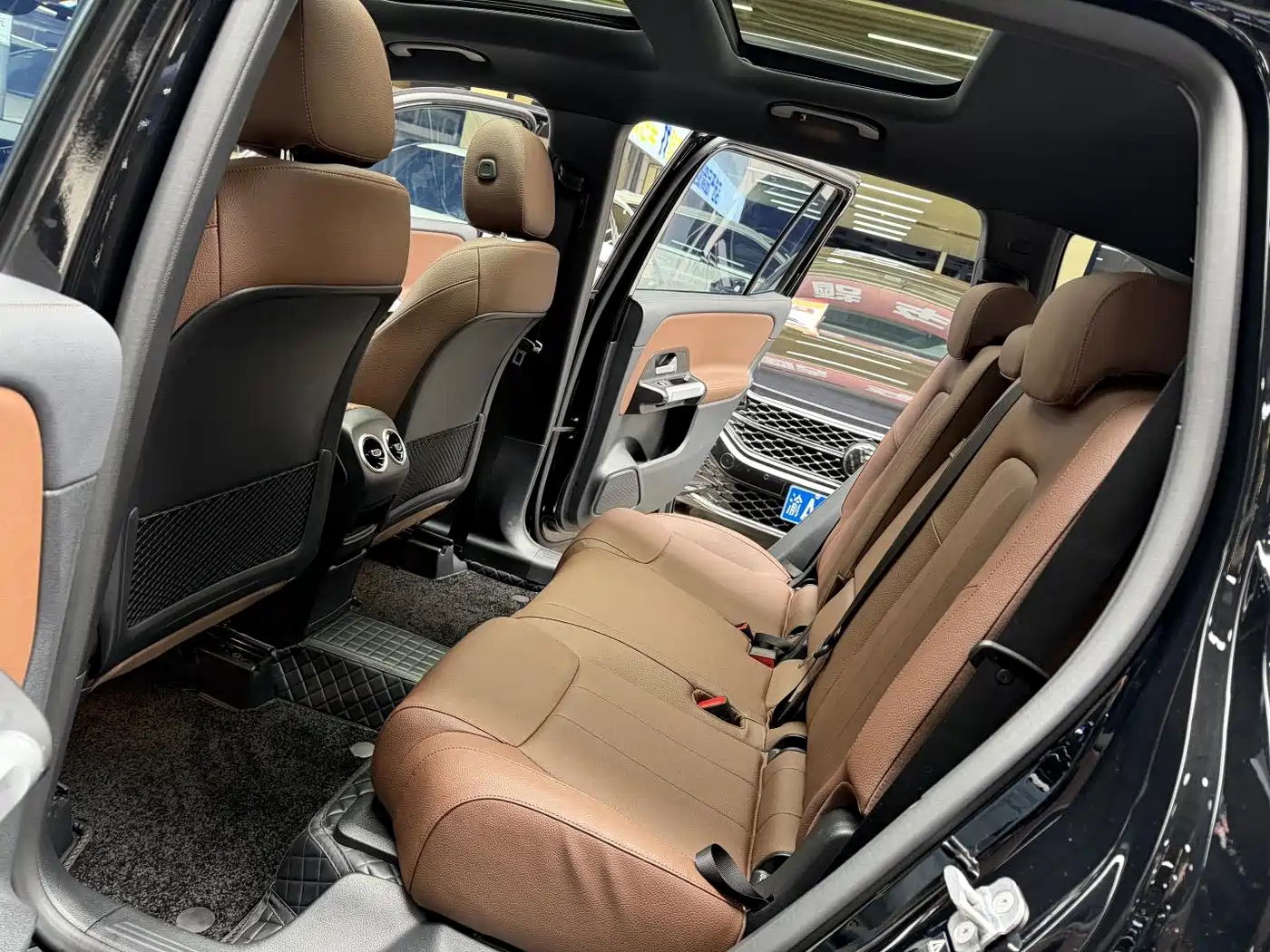 Mercedes-Benz GLB 2024 Facelift GLB 220 Dynamic фото 12
