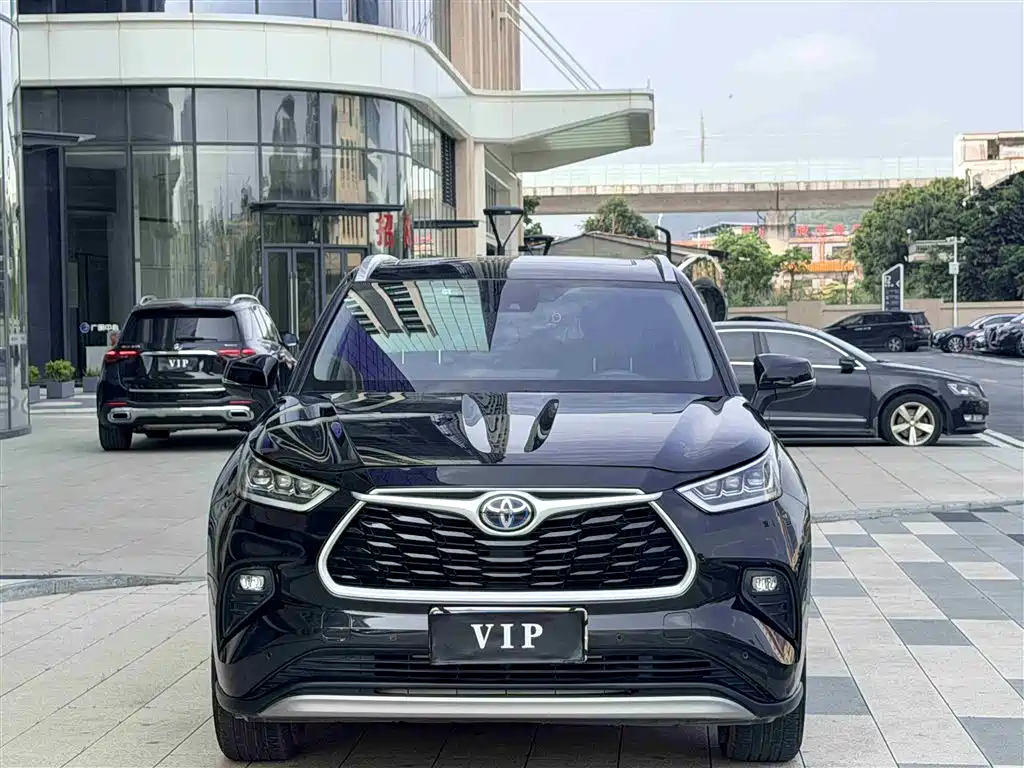Toyota Highlander 2023 2.5L Smart Hybrid Dual Engine FWD Premium 7-Seater фото 2