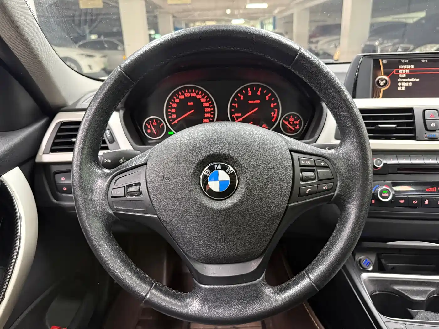 BMW 3 Series 2014 320Li Fashion фото 14