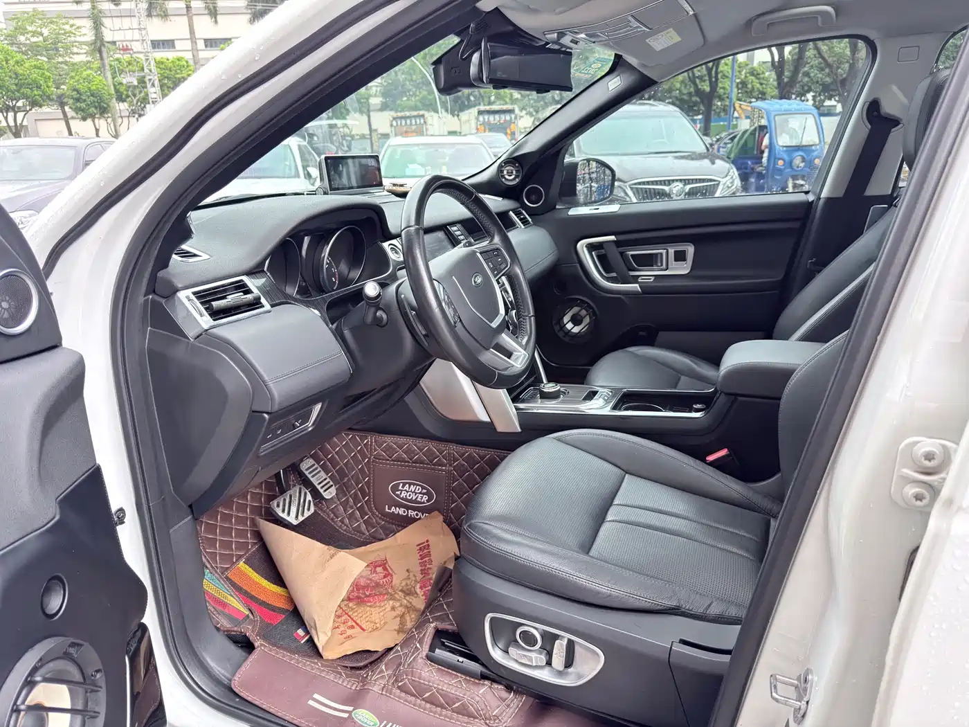 Land Rover Discovery Sport 2018 240PS SE Edition фото 4