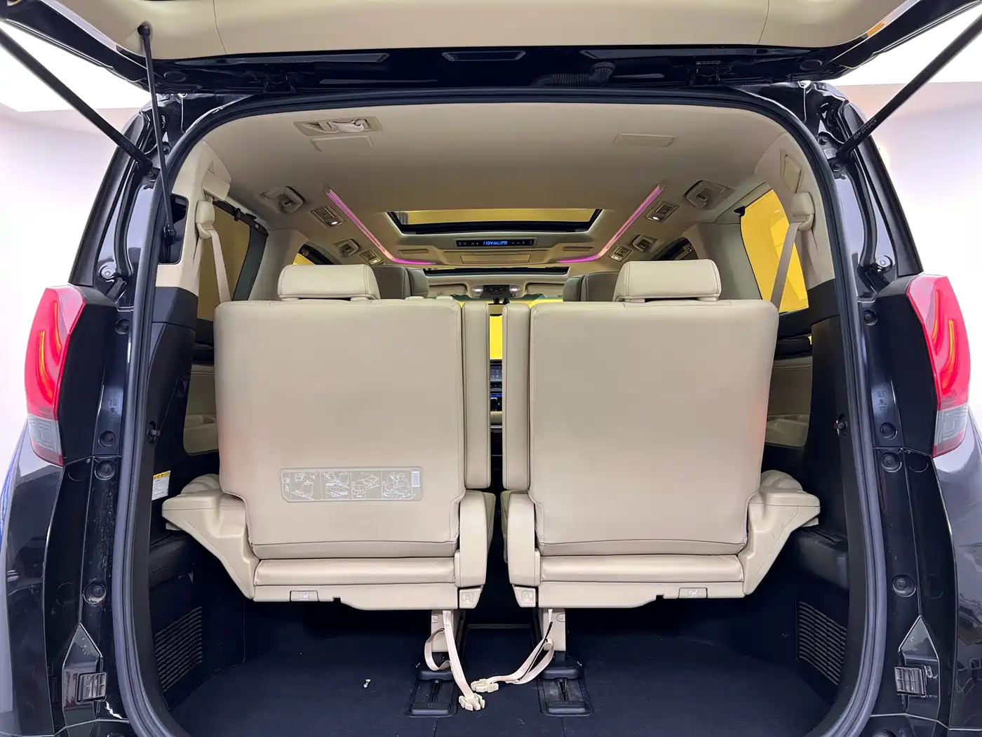 Toyota Alphard 2015 3.5L Luxury Edition фото 34