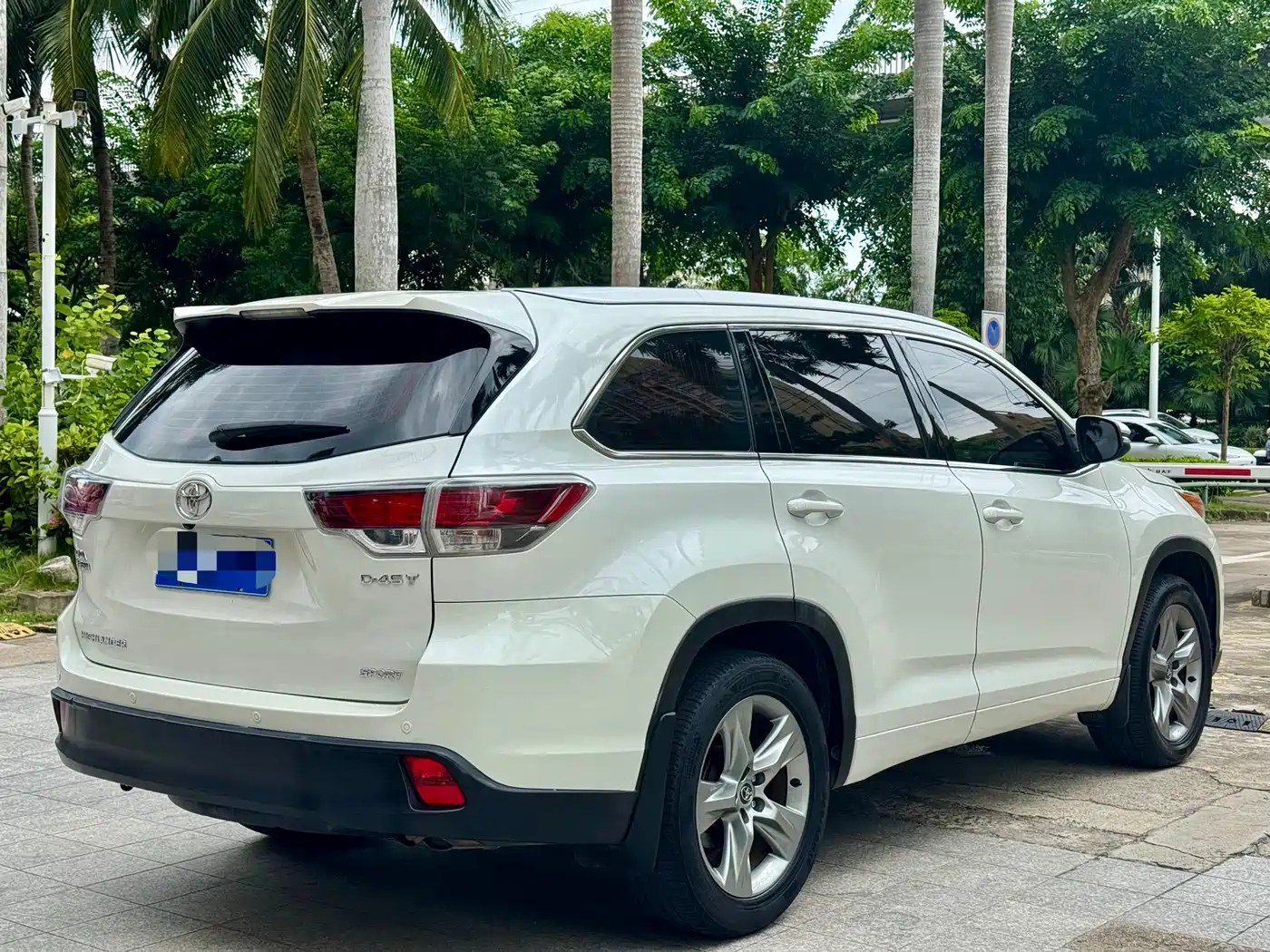 Toyota Highlander 2015 2.0T FWD Luxury Edition 7-seater фото 9