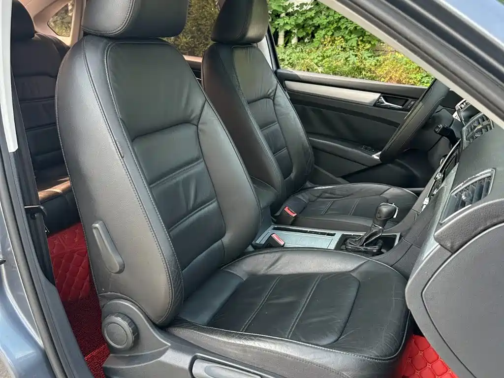 Volkswagen Passat 2011 1.4TSI DSG Prestige Edition фото 8