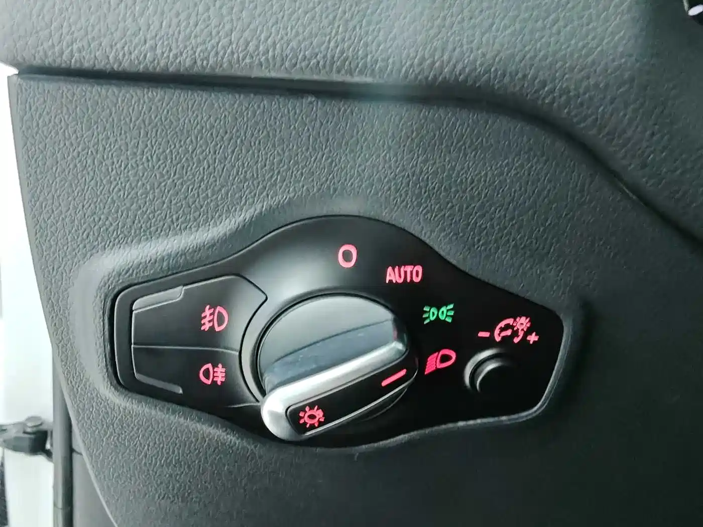 Audi Q5 2017 Plus 40 TFSI Technology фото 15