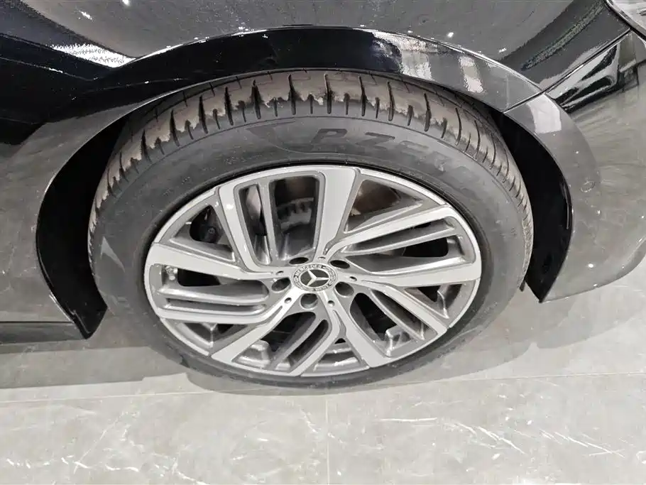 Mercedes-Benz E-Class 2024 E 300 L Fashion фото 6