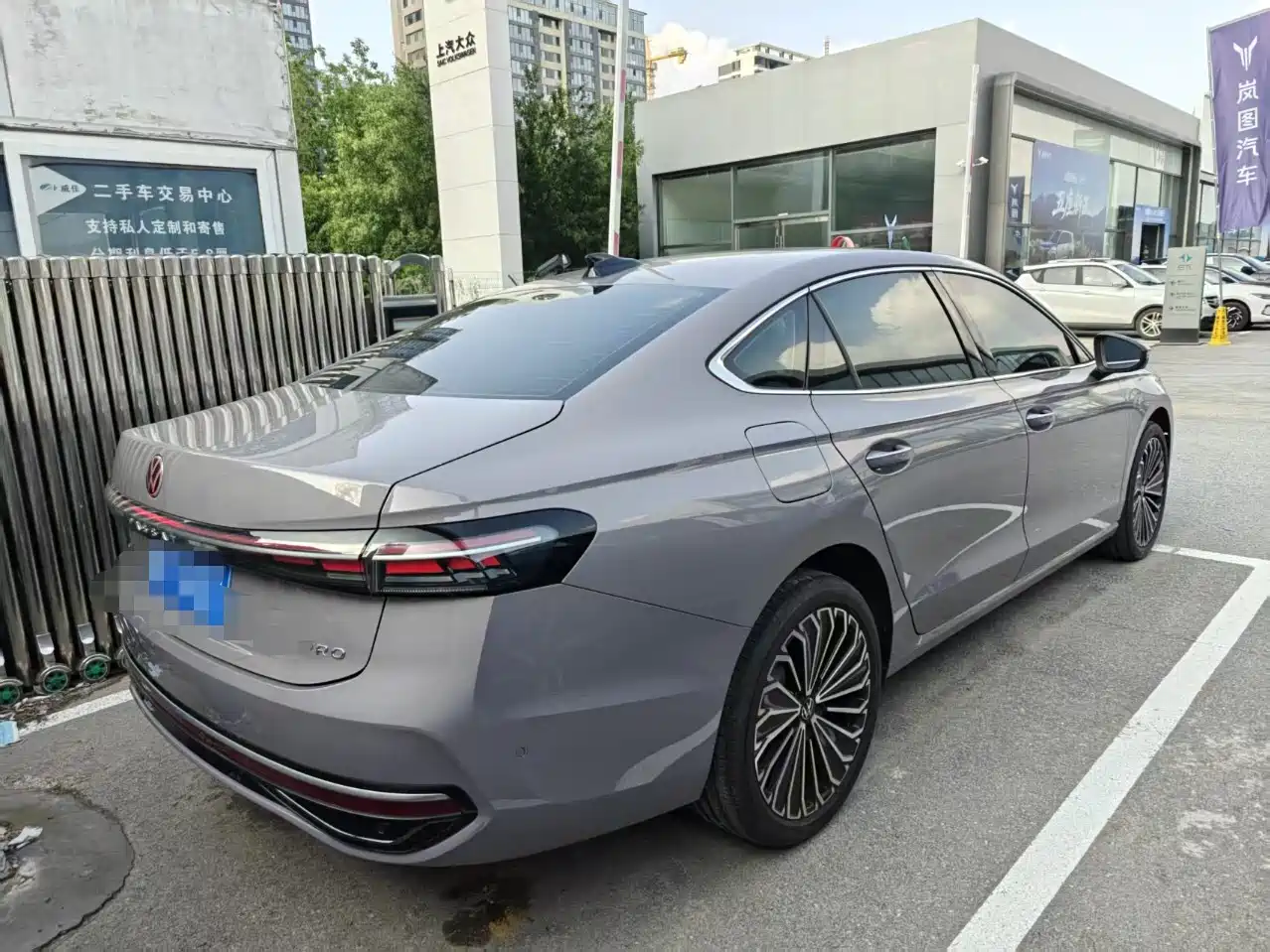 Volkswagen Passat 2025 Model Pro 380TSI Starlight Dragon Premium Edition фото 2