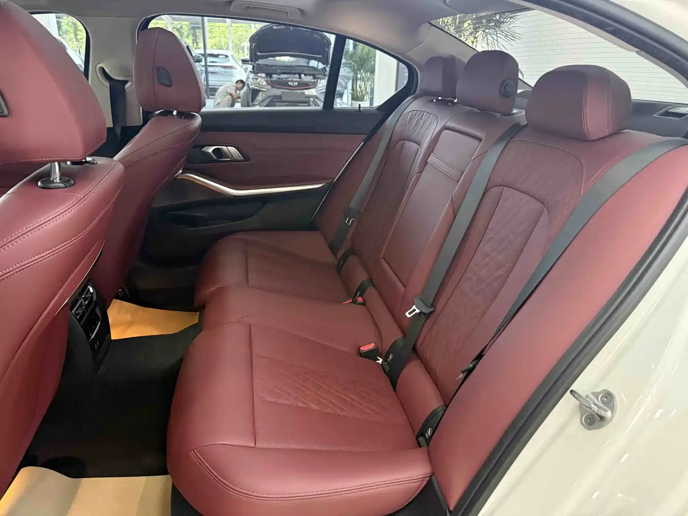 BMW 3 Series 2023 320Li M Sport Package фото 14