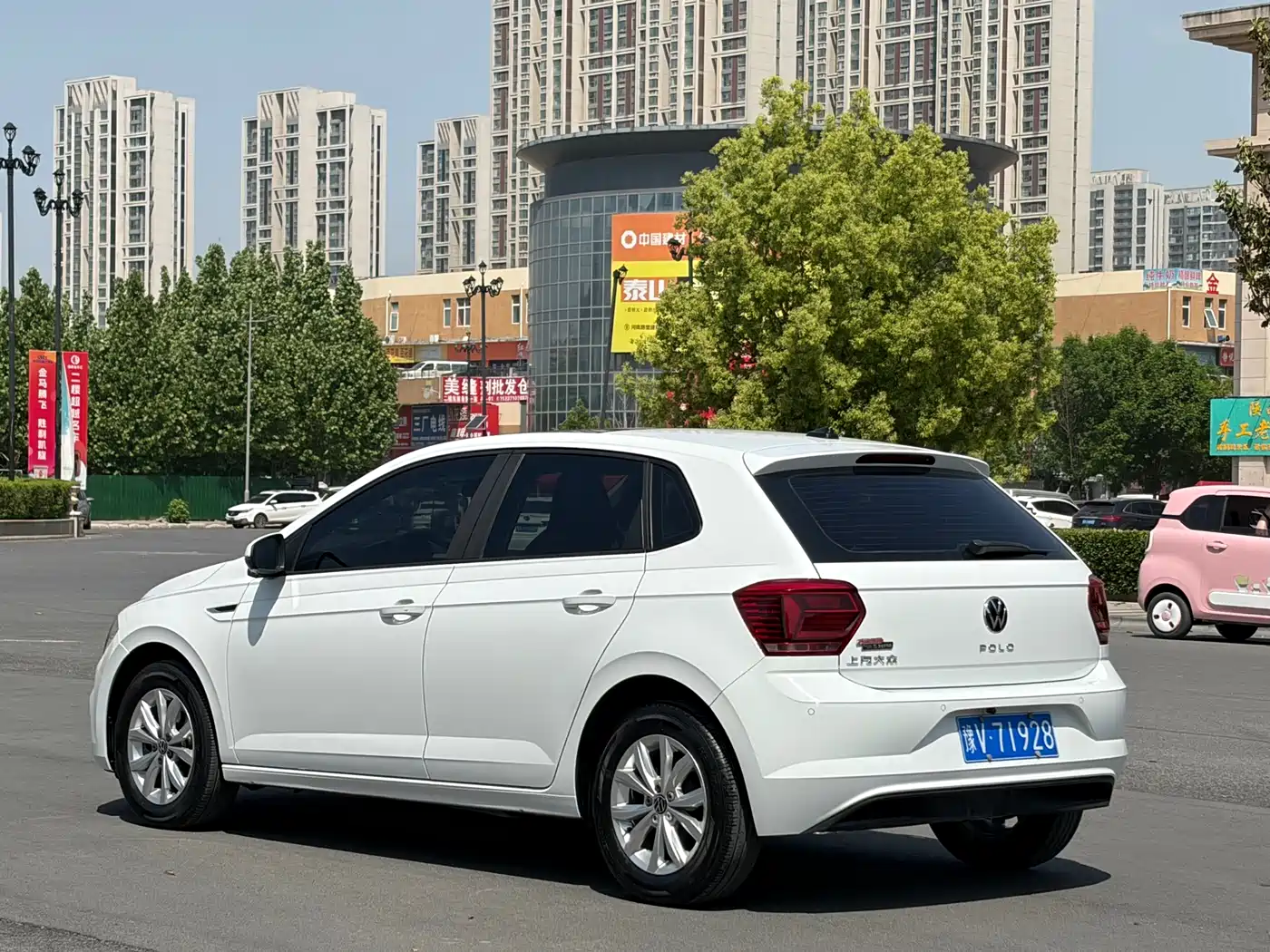 VOLKSWAGEN POLO