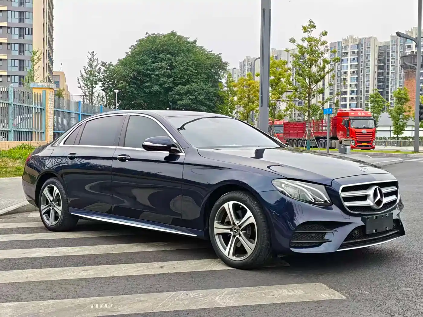 Mercedes-Benz E-Class 2018 E 200 L Sport фото 3