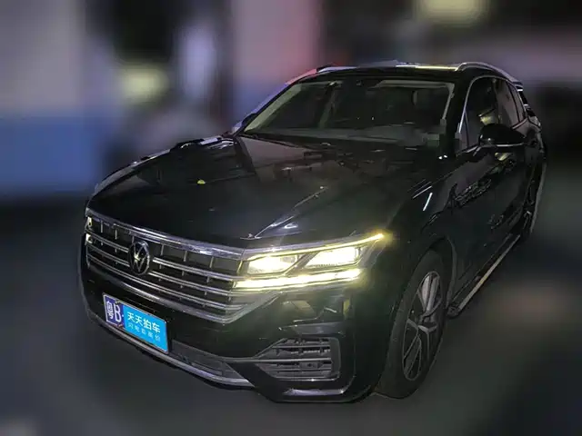 Volkswagen Touareg 2021 3.0TSI R-Line Classic Sport Package — фото 1