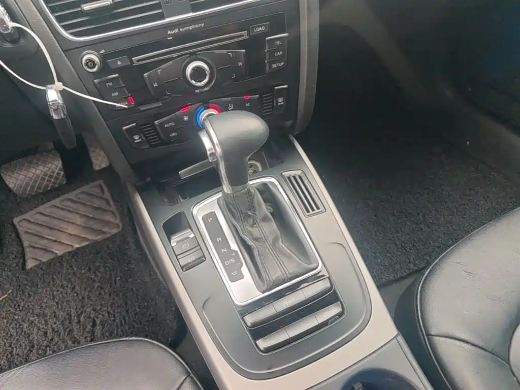 Audi A4L 2013 30 TFSI Automatic Comfort фото 14