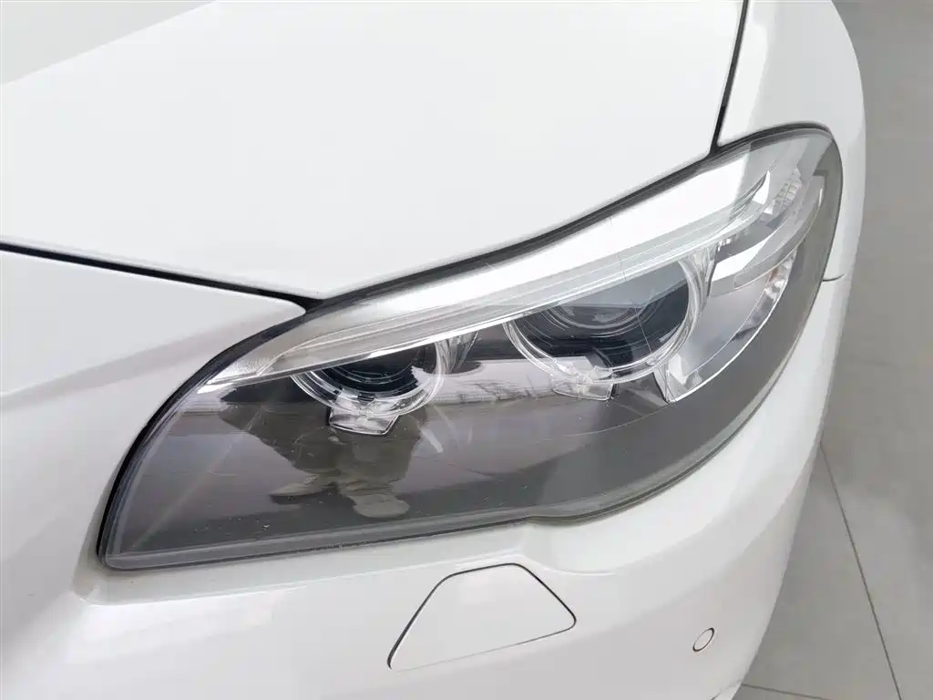 BMW 5 Series (Import) 2015 520i Elegance фото 7