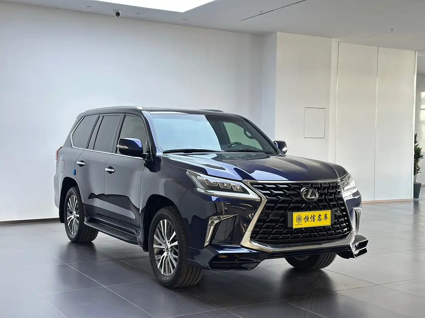 Lexus LX 2017 570 Dynamic Luxury фото 3